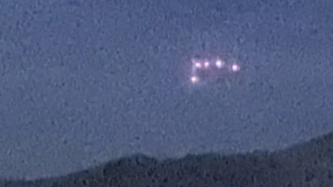 UFOs Flying Everywhere in My Area
